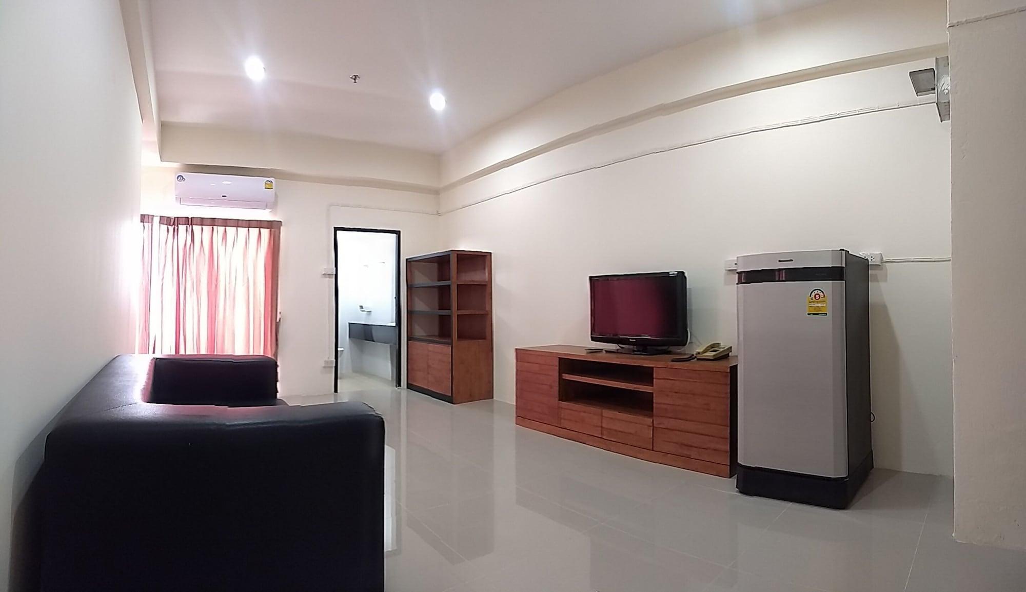 Komol Residence Bangkok Bagian luar foto