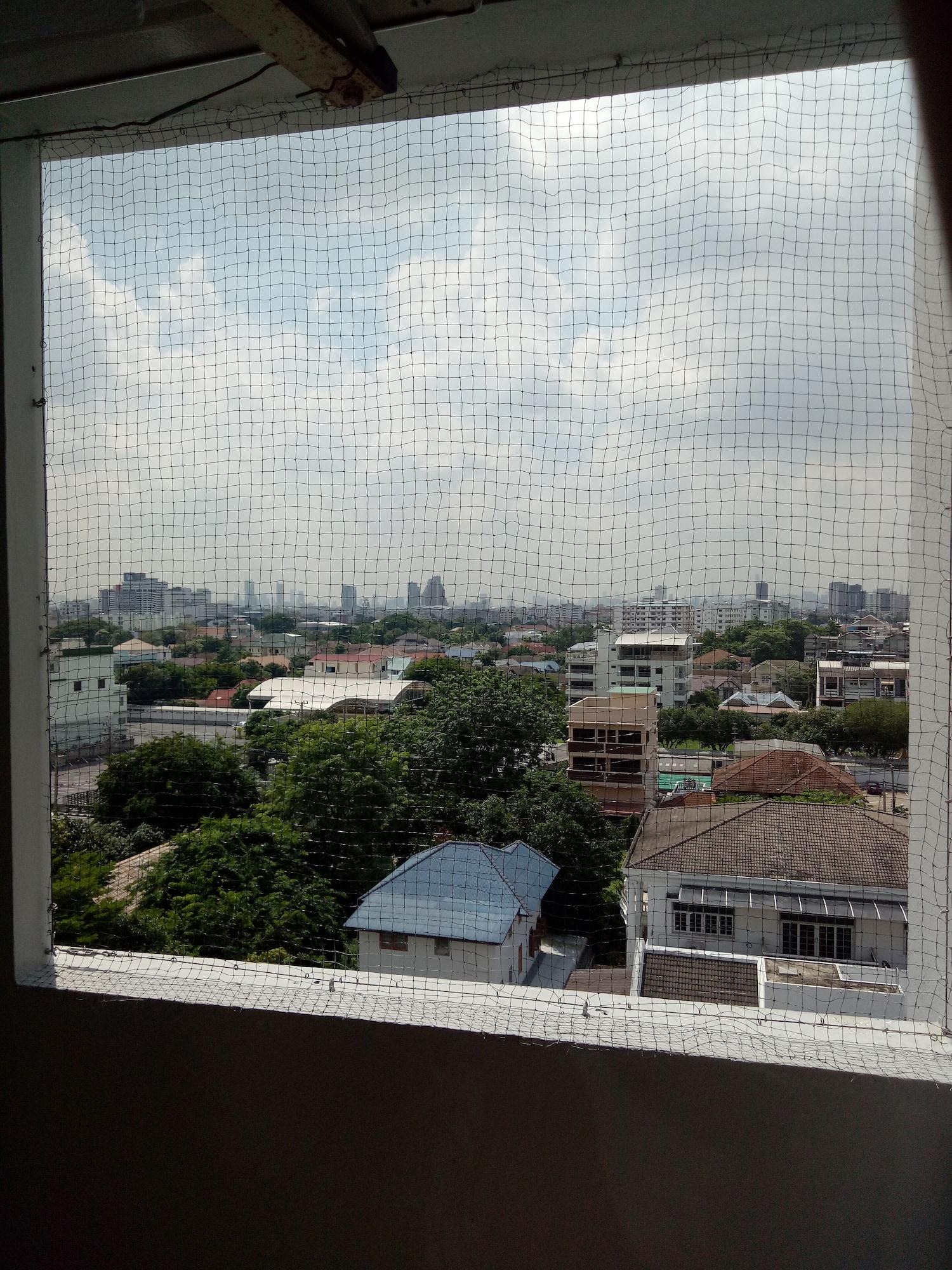 Komol Residence Bangkok Bagian luar foto