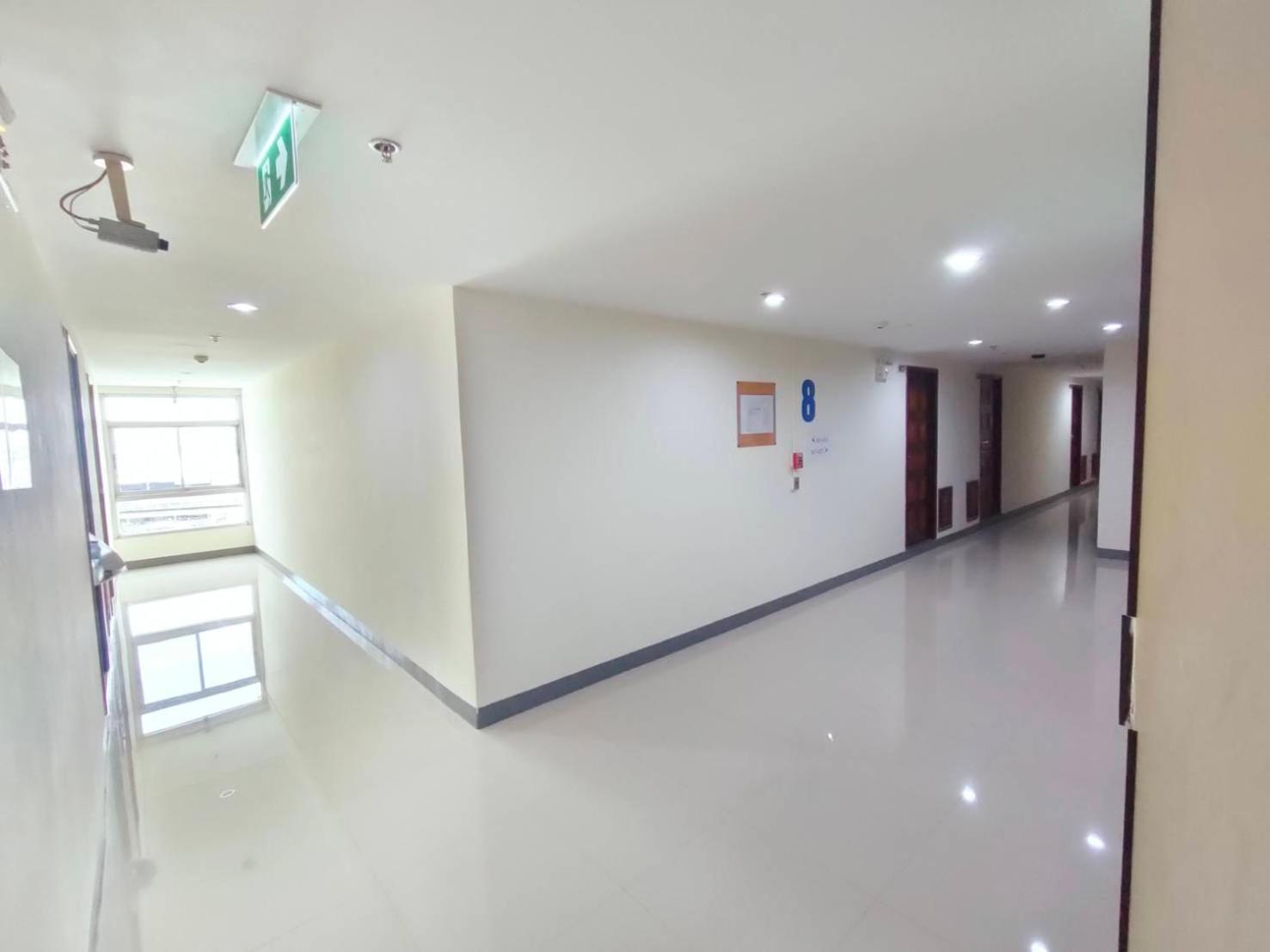 Komol Residence Bangkok Bagian luar foto