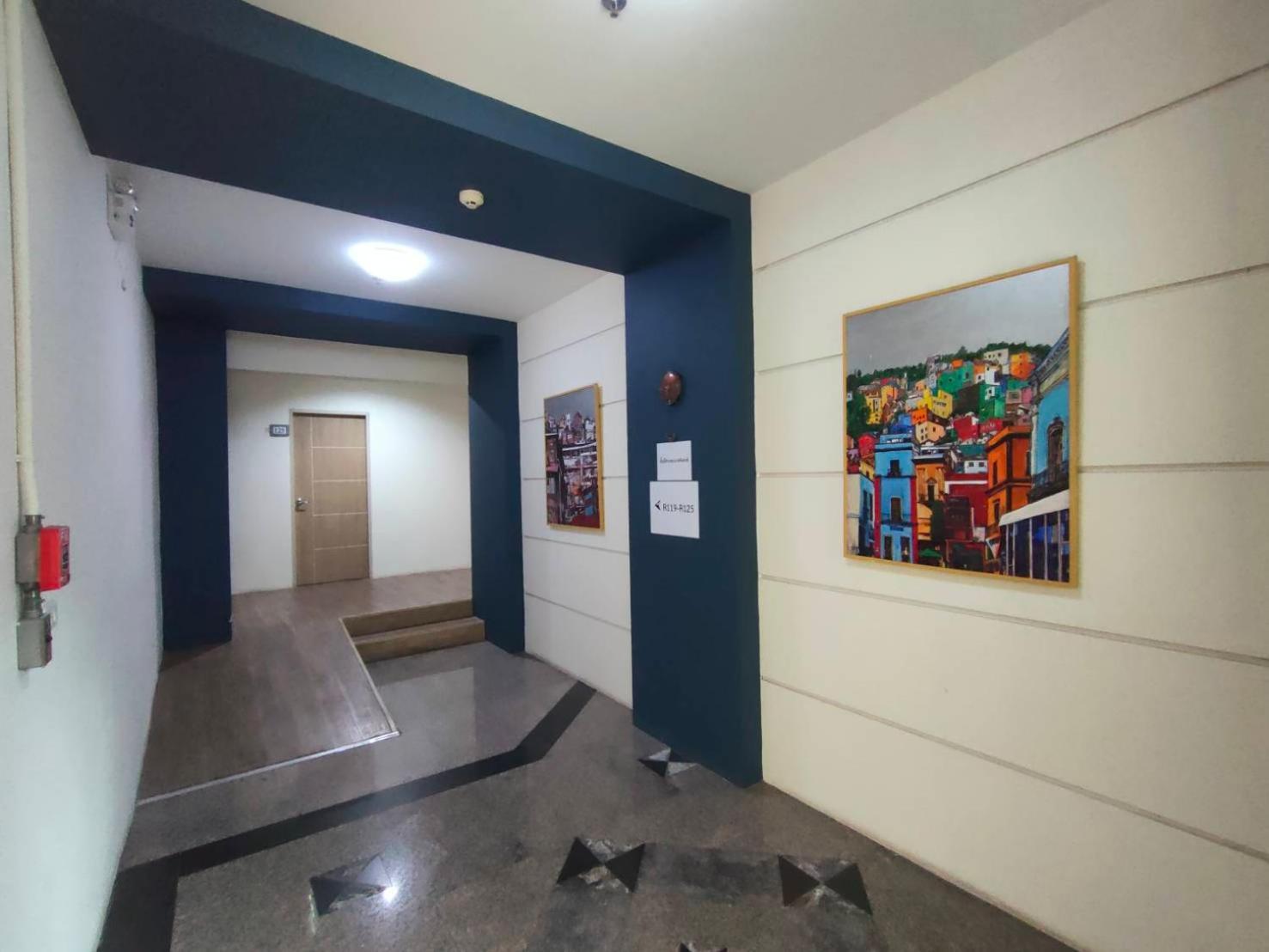 Komol Residence Bangkok Bagian luar foto